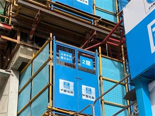 施工（gōng）電梯防護門