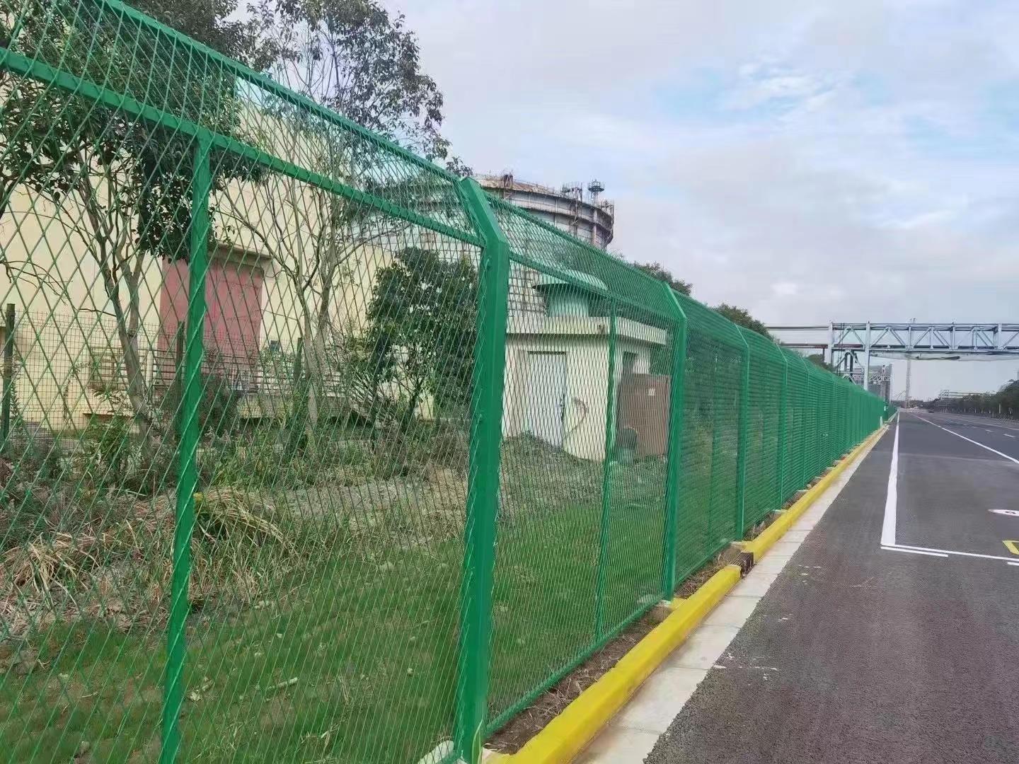 公路隔離柵焊接網片（piàn）生（shēng）產流程製作工藝